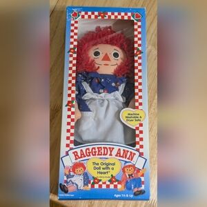 RAGGEDY ANN The Original 12” Doll w Heart By Johnny Gruelle 1996 HASBRO NIB NOS